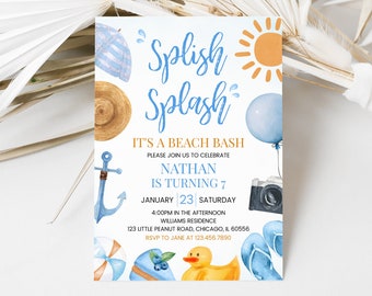 Puede incluir: Una invitación de fiesta de cumpleaños de playa en azul y blanco. La invitación dice "Splish Splash It's a Beach Bash" e incluye el nombre "Nathan" y la edad "7". La invitación también incluye una fecha, hora y lugar para la fiesta.