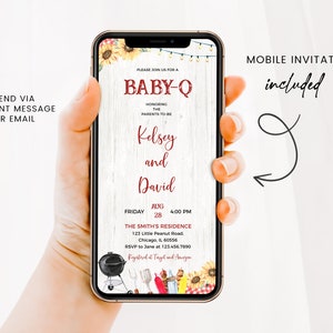 K&ouml;nnte beinhalten: Ein Handy-Bildschirm zeigt eine Babyparty-Einladung f&uuml;r Kelsey und David. Die Einladung ist f&uuml;r ein Baby-Q am Freitag, den 28. August um 16:00 Uhr in der Residenz der Smiths. Die Einladung enth&auml;lt einen rustikalen Holzhintergrund mit Sonnenblumen und einem Grill.