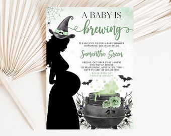 Puede incluir: Una invitación a un baby shower con temática de brujas. La invitación presenta una silueta de una persona embarazada con un sombrero de bruja. El texto dice "A Baby is Brewing" e incluye detalles del evento e información de registro.