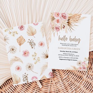 K&ouml;nnte beinhalten: Eine Babyparty-Einladung mit einem Aquarell-Design mit rosa Blumen, getrocknetem Pampasgras und Palmbl&auml;ttern. Der Text lautet "hello baby" und enth&auml;lt den Namen Samantha Green, Datum und Uhrzeit der Party, den Ort und RSVP-Informationen. Die Einladung gibt auch an, dass Geschenke bei Target und Amazon registriert sind.