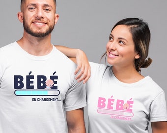 T-shirt blanc annonce grossesse, bébé en chargement, bleu rose