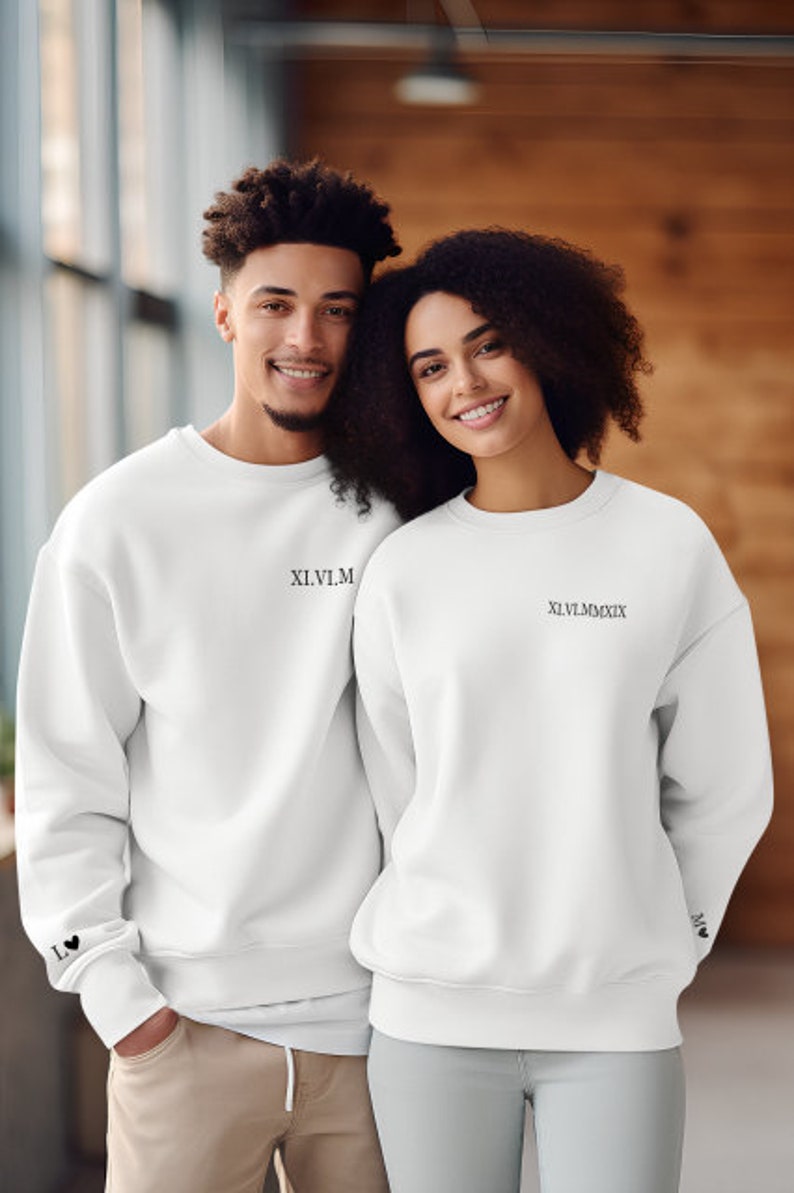 Sweat personnalisé Saint Valentin Date chiffres romain Cadeau Saint Valentin cadeau couple duo image 4