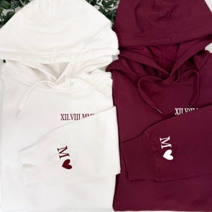 Sweat avec date en chiffre romain - Saint valentin, idée cadeau pour couple, cadeau personnalisé amoureux, pull couple assortie initiale