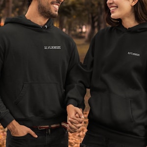 Sweat personnalisé Saint Valentin Date chiffres romain Cadeau Saint Valentin cadeau couple duo image 5