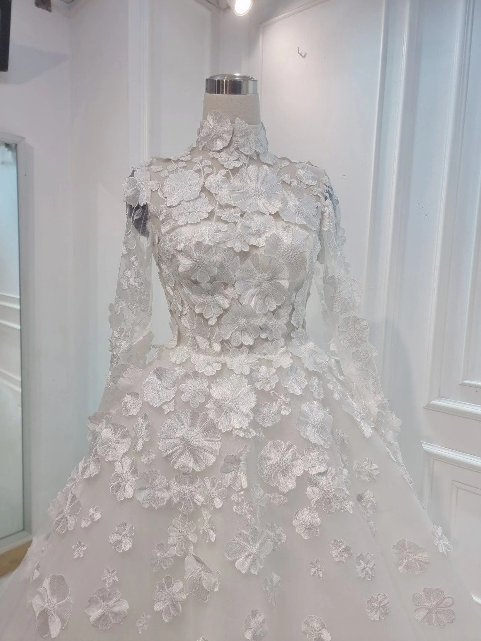 Paris Hilton Wedding Dress. Beautiful 3d Flower Princess - Etsy