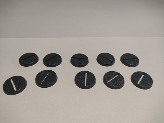 10 resin bases with a diameter of 25 mm
