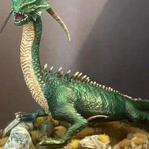 Swamp Cave Dragon, mesbg resin ( Unpainted)