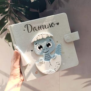 手作りのパーソナライズされたベビーフォトアルバム。赤ちゃんの1歳児フォトアルバム。男の子のスクラップブック。ベビーシャワーギフトアルバム。