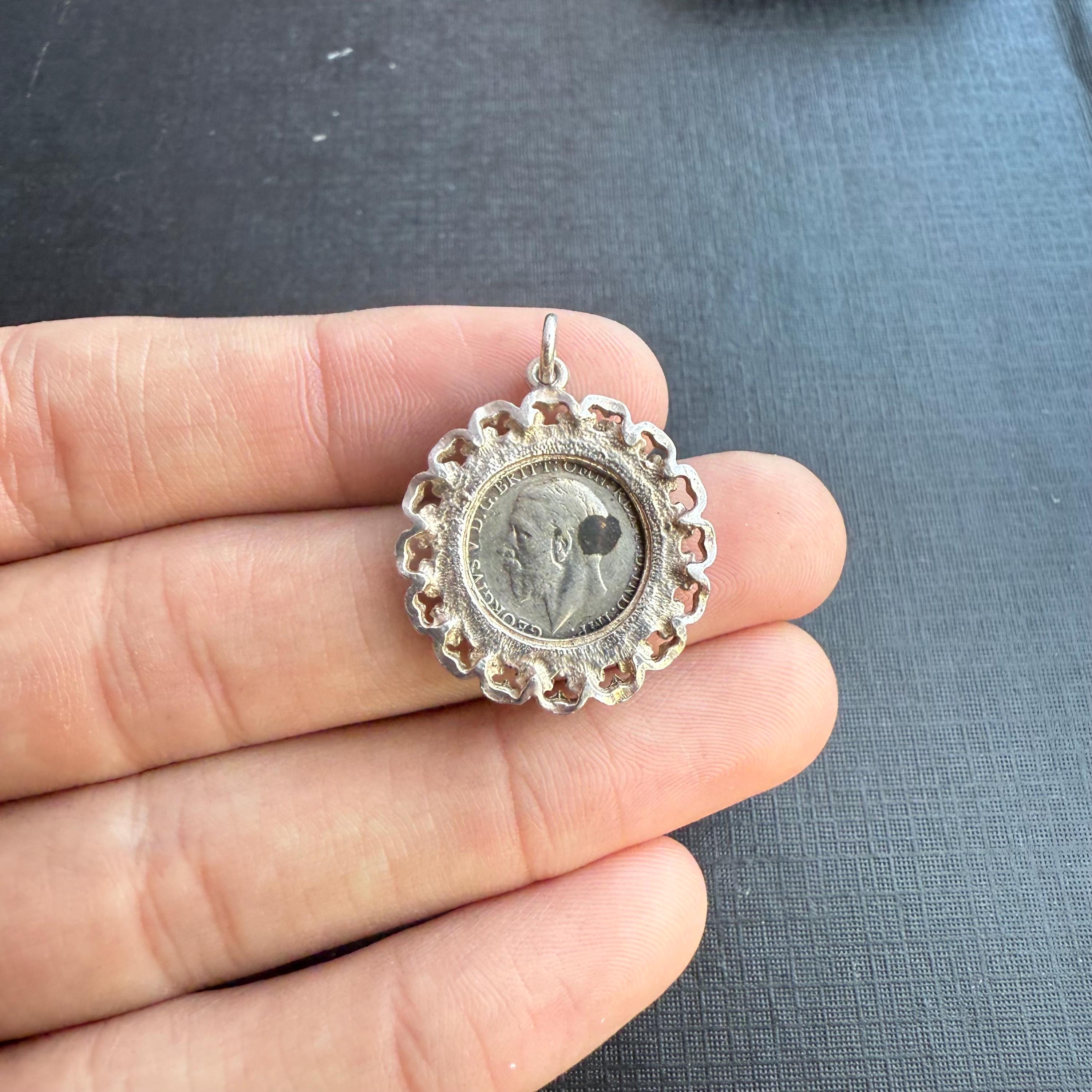 ブローチ Sterling Silver Three Pence Charm - Etsy New Zealand