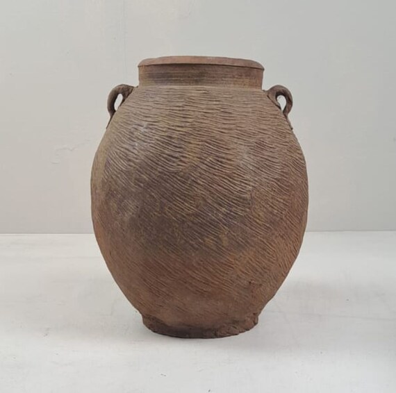 花器　壺 アンティーク雲南テラコッタ壺：19世紀のリブ付き花瓶 - Etsy 日本