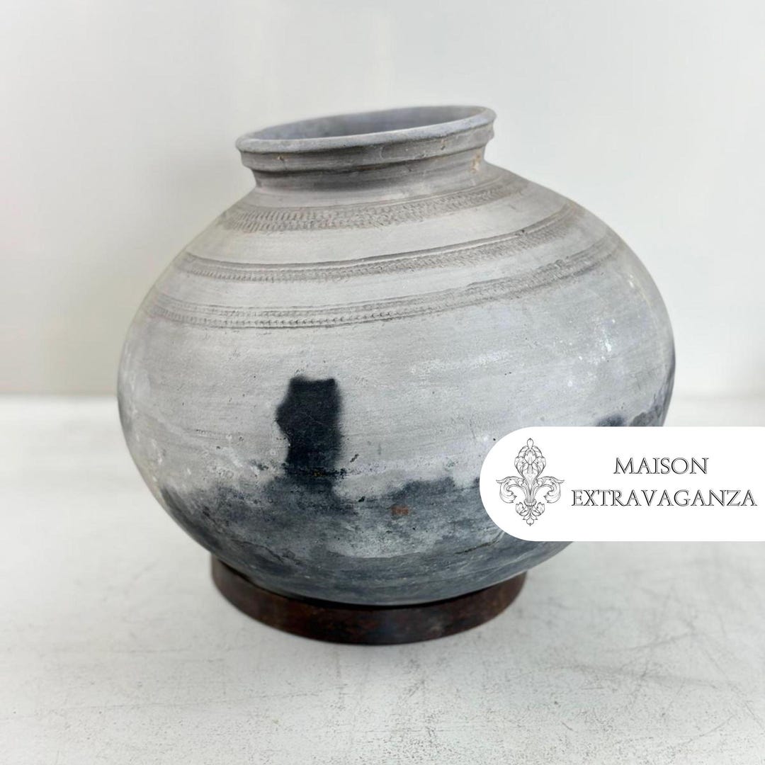 Zaire Small Clay Vase