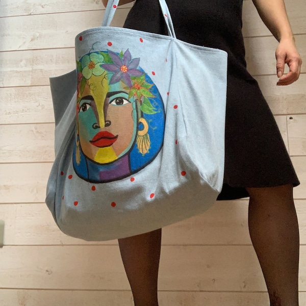 Grand sac tote bag en jean, avec pochette, artesanat fait á la main, motif papillon en couleur blue, personnalisé peinte à la main.