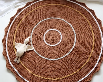 Tapis au crochet Caramel pour la décoration de la chambre des tout-petits, tapis de jeu pour bébé respectueux de la Terre, tapis de sol pour le coin lecture, Le meilleur cadeau pour nouveau-né, Caramel.