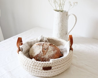 Panier de rangement de cuisine avec détails en cuir, Boîte à pain au crochet en coton naturel, Fabriqué en coton écologique recyclé, Cadeau pour une nouvelle maison.