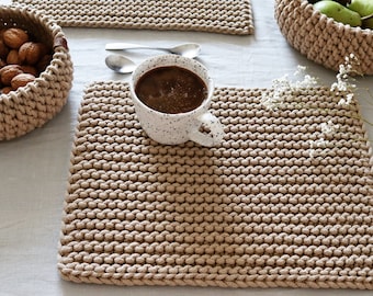 Knitted placemat for Easter table top decor, Modern rectangle table setting, Machine washable placemat, Gift for home buyer.