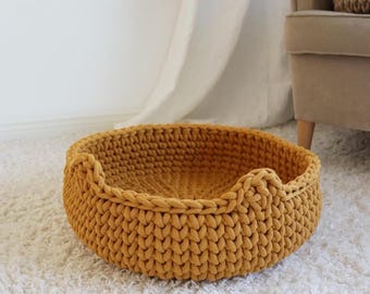 Boho Style Cat Bed with Ears - Chunky Woven Pet Basket for Small Dogs, 3 Sizes.