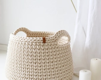 Cream Balcony Storage Basket , Neutral Towel&Pillow Holder for Covered Patio