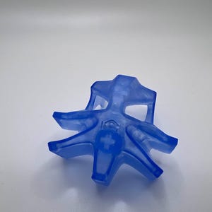 G1 Bionicle Kanohi Mask of Scavenging Vultraz&#39;s Mask. (Translucent Blue)