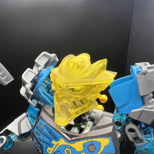 G2 Bionicle Kanohi Mask of Water Gali&#39;s Mask. (Yellow)