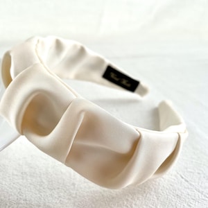 Elegant Ivory pleated hair band,Wide side band,Exquisite women&#39;s hair band,Vintage fashion hair band,Headband for Women