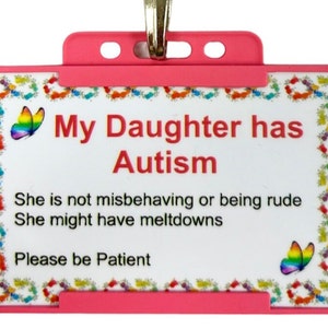 Mia figlia ha una tessera identificativa per l'autismo e un cordino