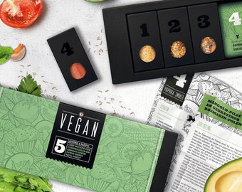 MEIN GENUSS Gewürzset Vegan - 5 vielfältige Gewürze + 5 vegane Rezepte - Geschenk für Veganer & Kochanfänger