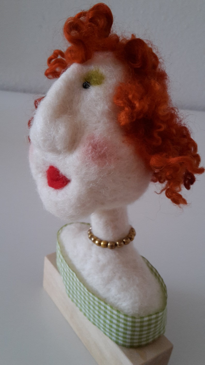 Charakterkopf mit der Nadel gefilzt, Dekobüste, Gefilzte Damenbüste, Dekokopf, Unikat, Needlefelted doll, Soft sculpture, Artdoll, unique Bild 2