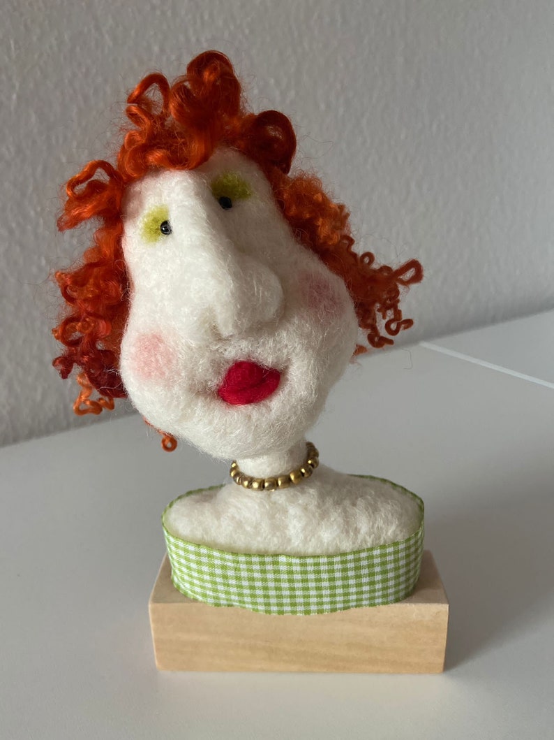 Charakterkopf mit der Nadel gefilzt, Dekobüste, Gefilzte Damenbüste, Dekokopf, Unikat, Needlefelted doll, Soft sculpture, Artdoll, unique Bild 7