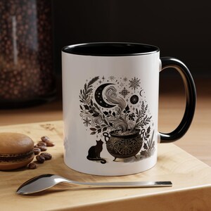 Koffiemok met mystiek zwart accent: cadeau voor heksenliefhebber afbeelding 3