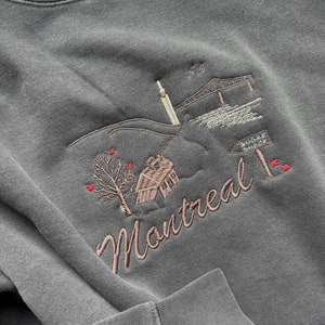 Montreal, Kanada Sugar Shack Vintage inspirierter bestickter Rundhalsausschnitt | Kanadische Städte Geschenkidee |  Lorenz-Lorenz-Strom, Ahornblatt-Ahornsirup