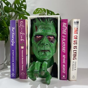 Frankenstein Book Nook – 3D Printed Gothic Bookend | Horror Bookshelf Decor | Halloween Gift for Book Lovers