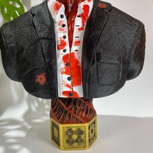 Busto horror di zio Frank - Scultura anatomica ispirata a Hellraiser - Statuina cenobita dipinta a mano - Decorazione gotica per la casa inquietante e regalo per ventagli immagine 10