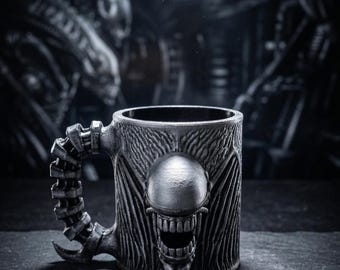 Soporte para helado con forma de pinta de alienígena xenomorfo con dos soportes para cucharas - Regalo ideal para una noche de películas de terror - Decoración de escritorio de ciencia ficción biomecánica pintada a mano