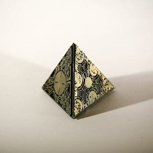 Lament Configuration Puzzle Pyramid Prop de Hellraiser/LeMarchand's Box