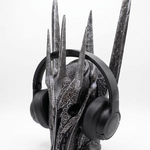 Sauron-Kopfhörerhalter | Herr-der-Ringe-Schreibtischdeko | Kopfhörerständer für Gaming-Setups | Herr-der-Ringe-Geschenk für Gamer | 3D-gedruckter Headset-Ständer Bild 4