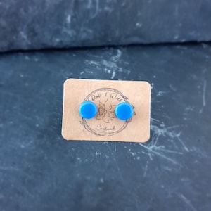 Oorbellen met stippen. IJsvogel Blauw.