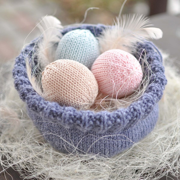 Nid de Pâques avec le modèle de tricot d'oeufs, décoration de Pâques, modèle d'amigurumi