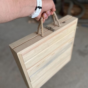Mesa plegable portátil de madera de pino y fresno, ideal para camping, picnic y uso doméstico.