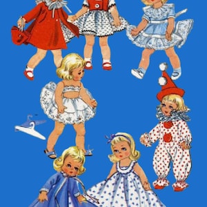 以下が含まれることがあります： 様々な衣装を着た紙人形のヴィンテージイラスト。人形はドレス、コート、ピエロの衣装で描かれており、金髪とバラ色の頬をしています。背景は単色の青色です。