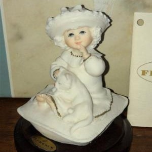 Giuseppe Armani 1997 &quot;Quiet Please&quot; Figurine