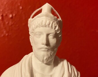 El emperador Juliano con manto de filósofo y corona sacerdotal