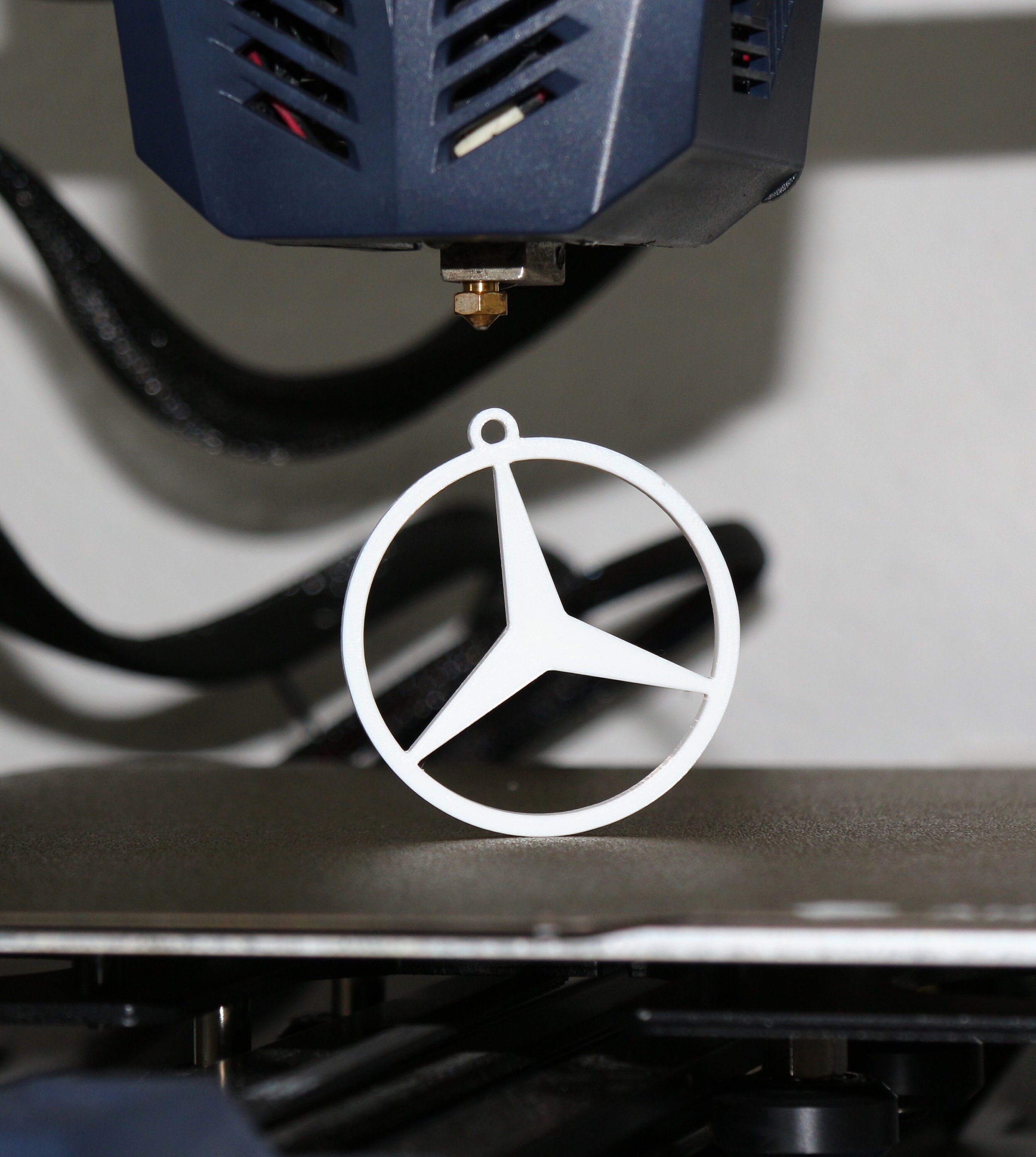 Mercedes Schlüsselanhänger mit LEDl in 67657 Kaiserslautern für € 8,00 zum  Verkauf