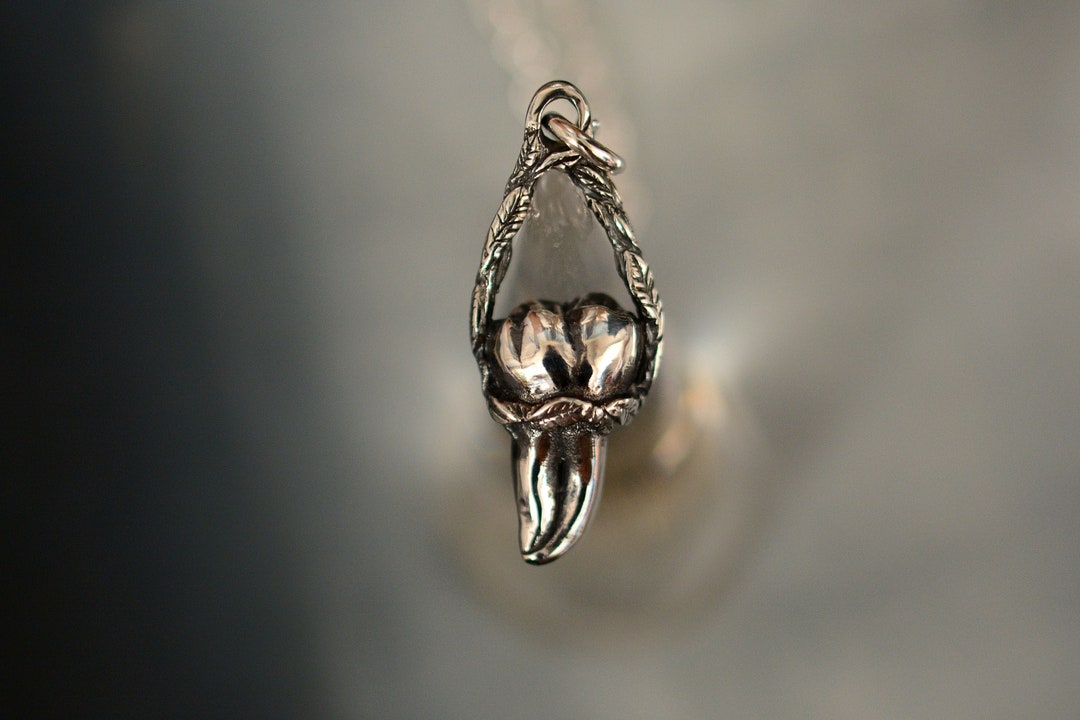 Silver tooth necklace Clearance