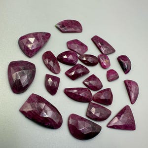 Tranches de rubis naturel taillé en rose, lot de 21 pièces, fabrication de bijoux
