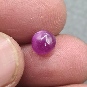 Naturalny, różowoczerwony, jedwabny rubinowy gładki kaboszon: kryształ Reiki, 2 szt.