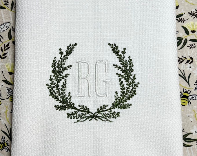 Personalized Hand  Towel |Embroidered Monogram|Housewarming Gift|Shower gift|Wreath Personalized