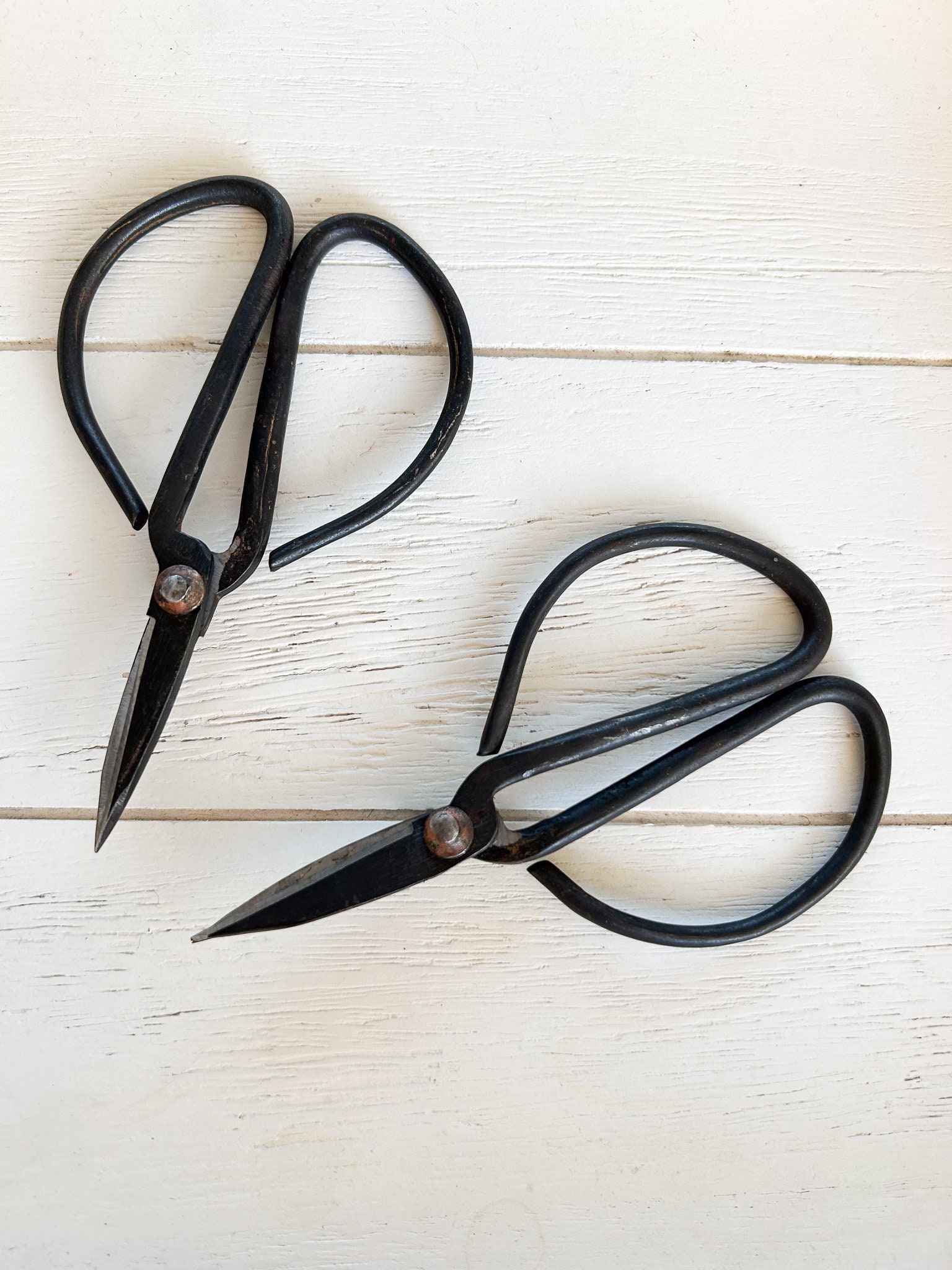 Vintage Large Metal Tailor's Scissors. Vintage Fabric Cutting Scissors.  Collectible Tailor's Scissors. 