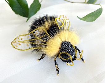 Bee beaded brooch, Insect nature Jewelry, bumble bee pin