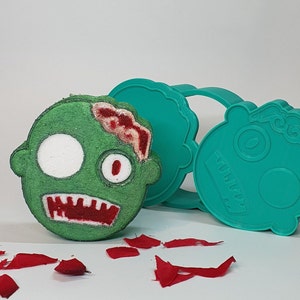 Zombie Bath Bomb Mold // Apocalipsis zombies// Terrorific Molds // 3 Pieces