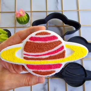 Saturn Bath Bomb Mold